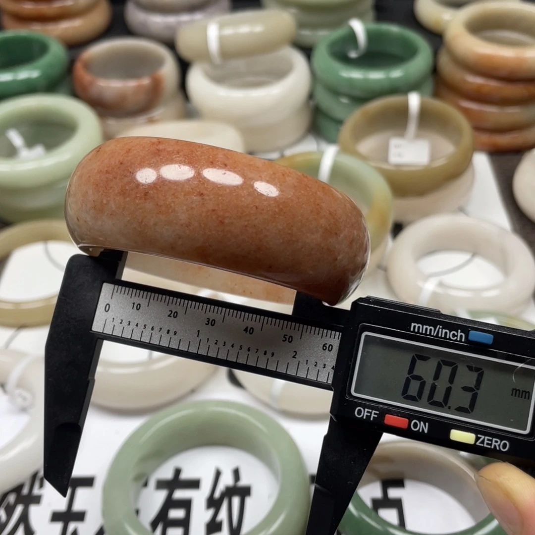 未镶嵌手镯石英质玉