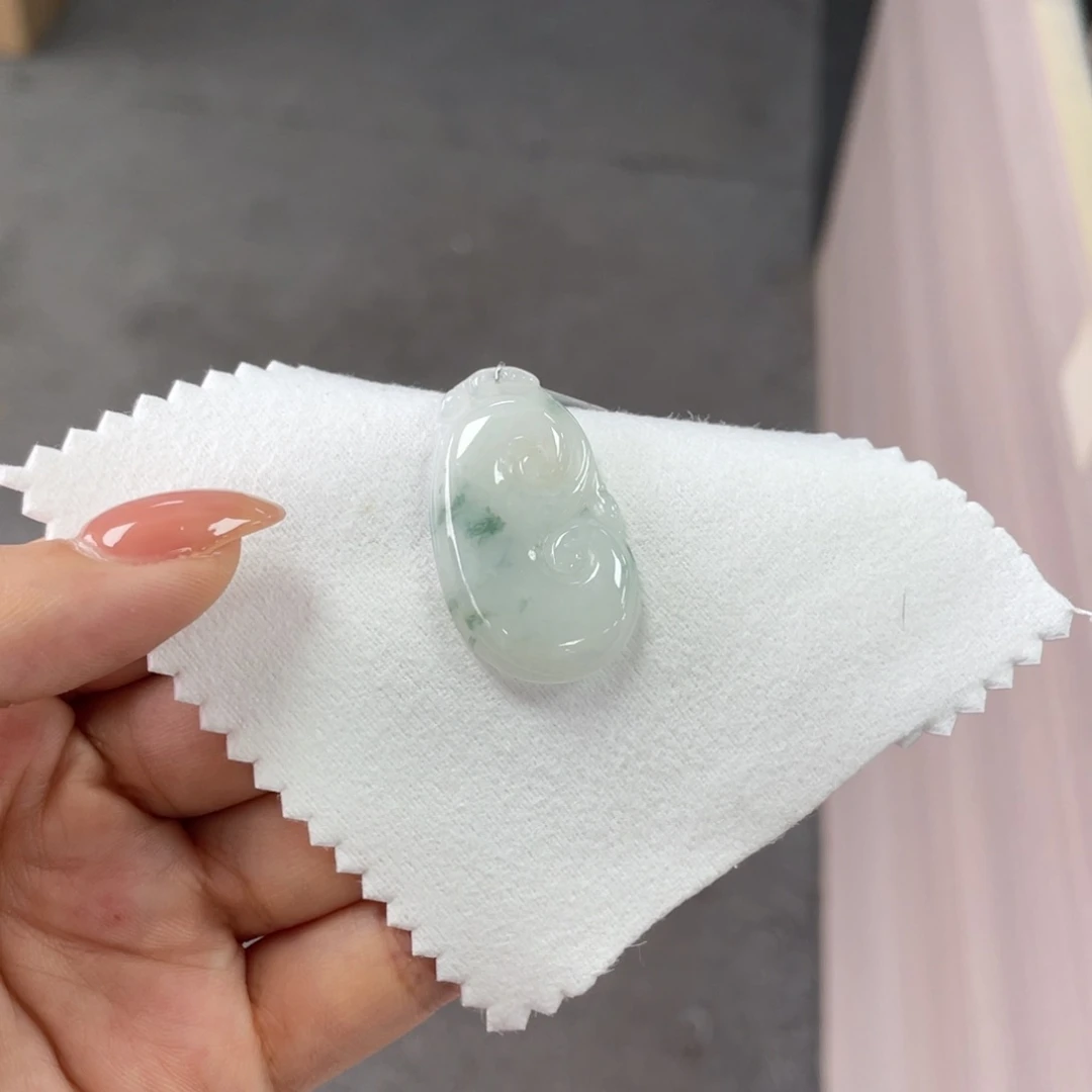 翡翠颈饰未镶嵌南*如意