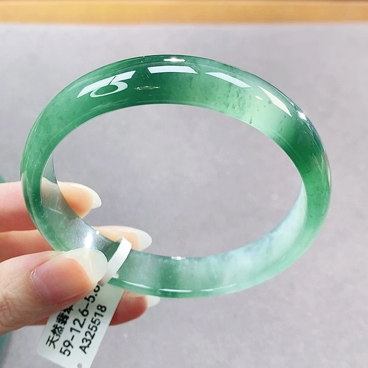 【闪购商品】未镶嵌手镯翡翠