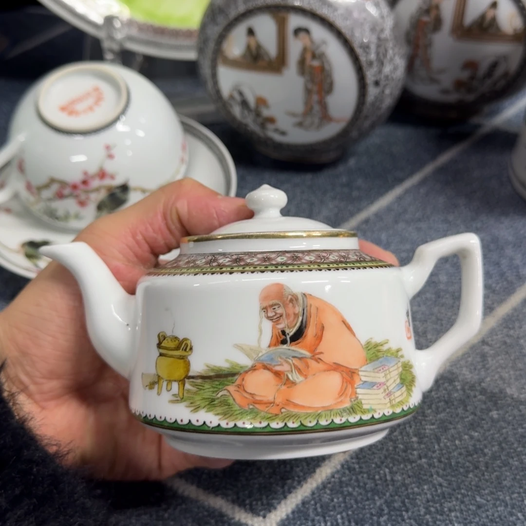 逍***士景德镇陶瓷艺术品