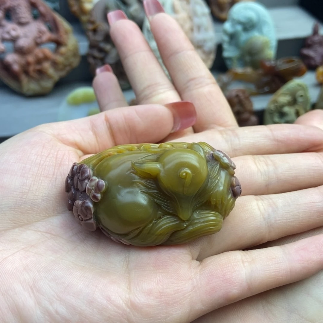 石英质玉挂件未镶嵌