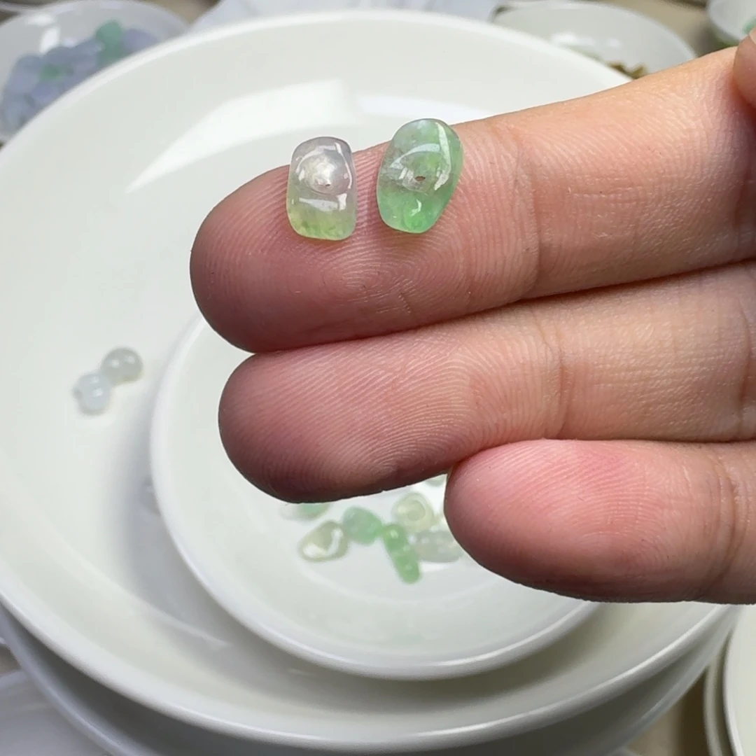唉***呀翡翠散珠风生水起两个