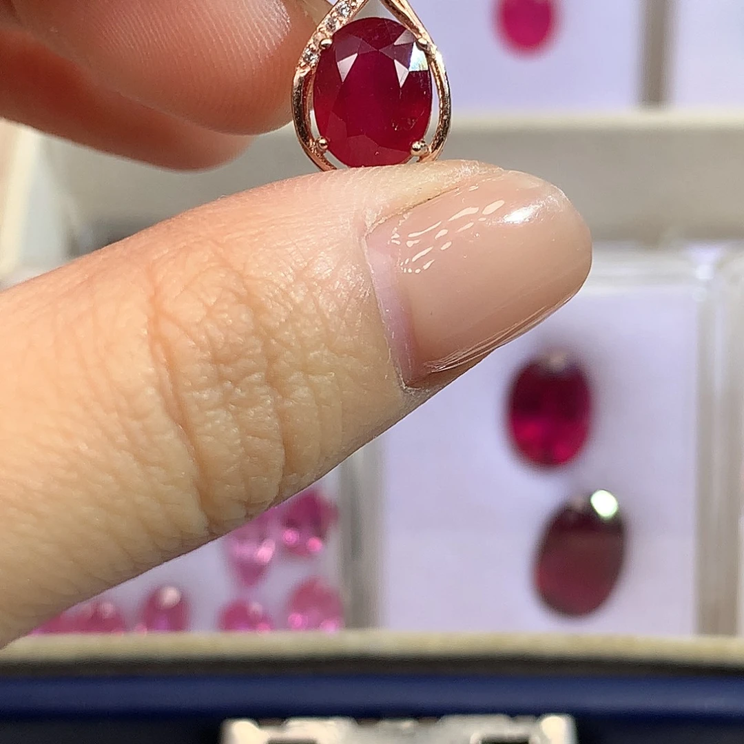 银S925镶嵌红宝石颈饰