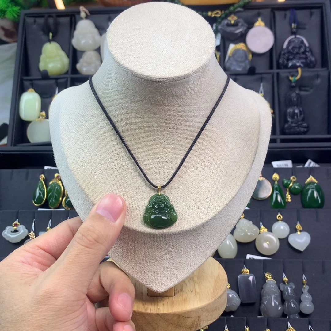 和田玉吊坠18K金镶嵌