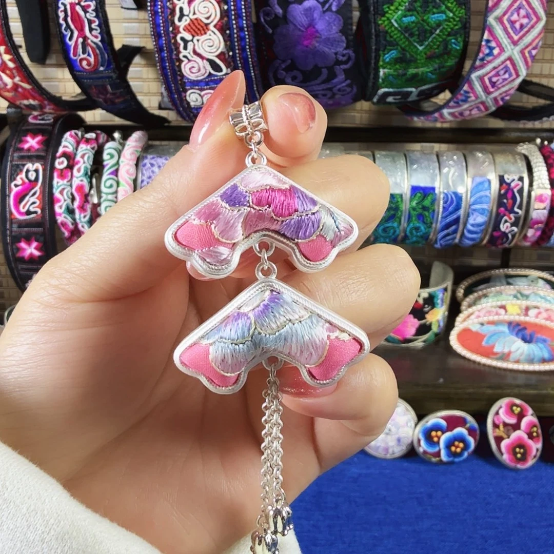 传承非遗刺绣饰品双层鱼骨02