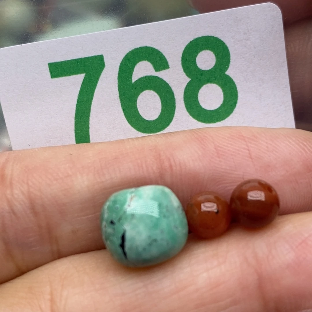 南红玛瑙未镶嵌珠宝奇石