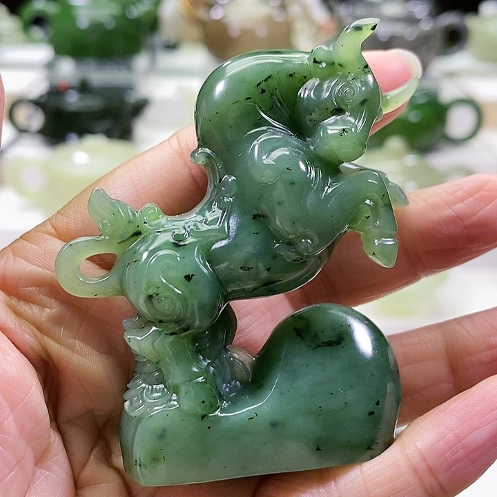 未镶嵌和田玉摆件