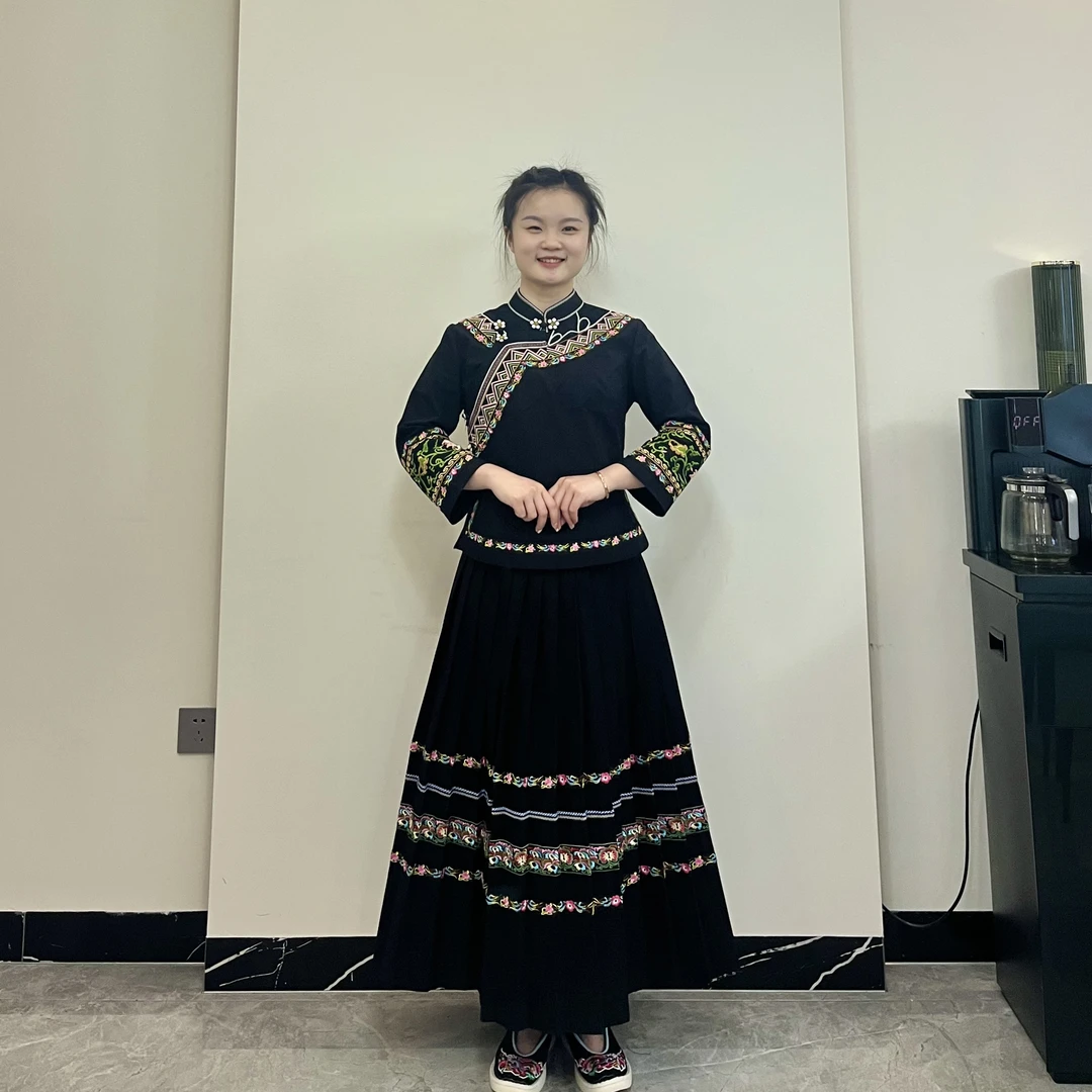 精心设计壮族布依族民族风秋冬上衣国风搭配百折长裙ins气质女装