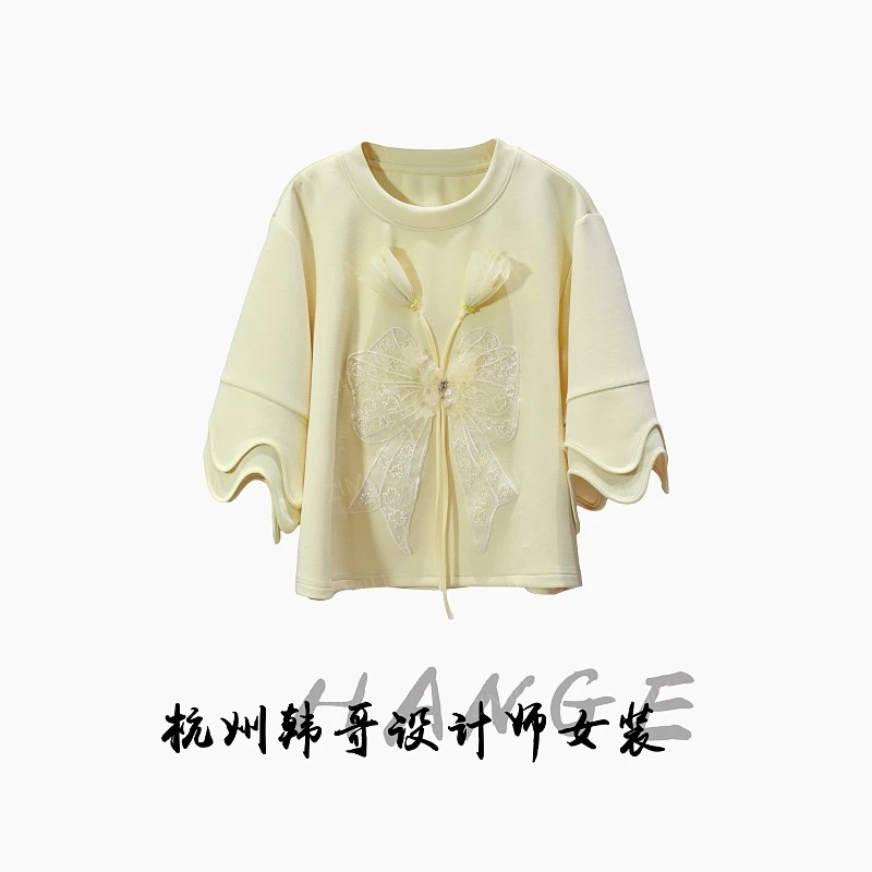 【韩哥女装】2025欧版鹅黄色郁金香立体盘花时尚高克重短袖8580-C2