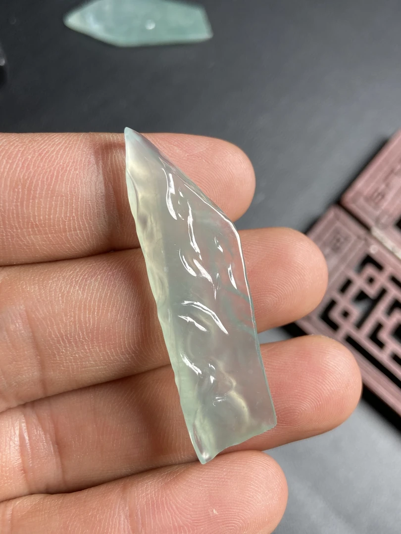 缅甸天然冰种翡翠