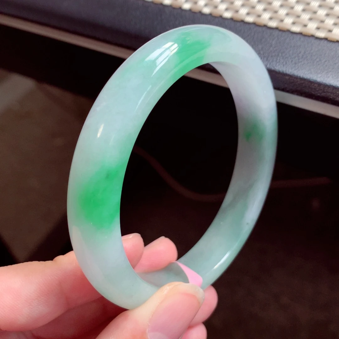 翡翠手镯未镶嵌缅甸翡翠