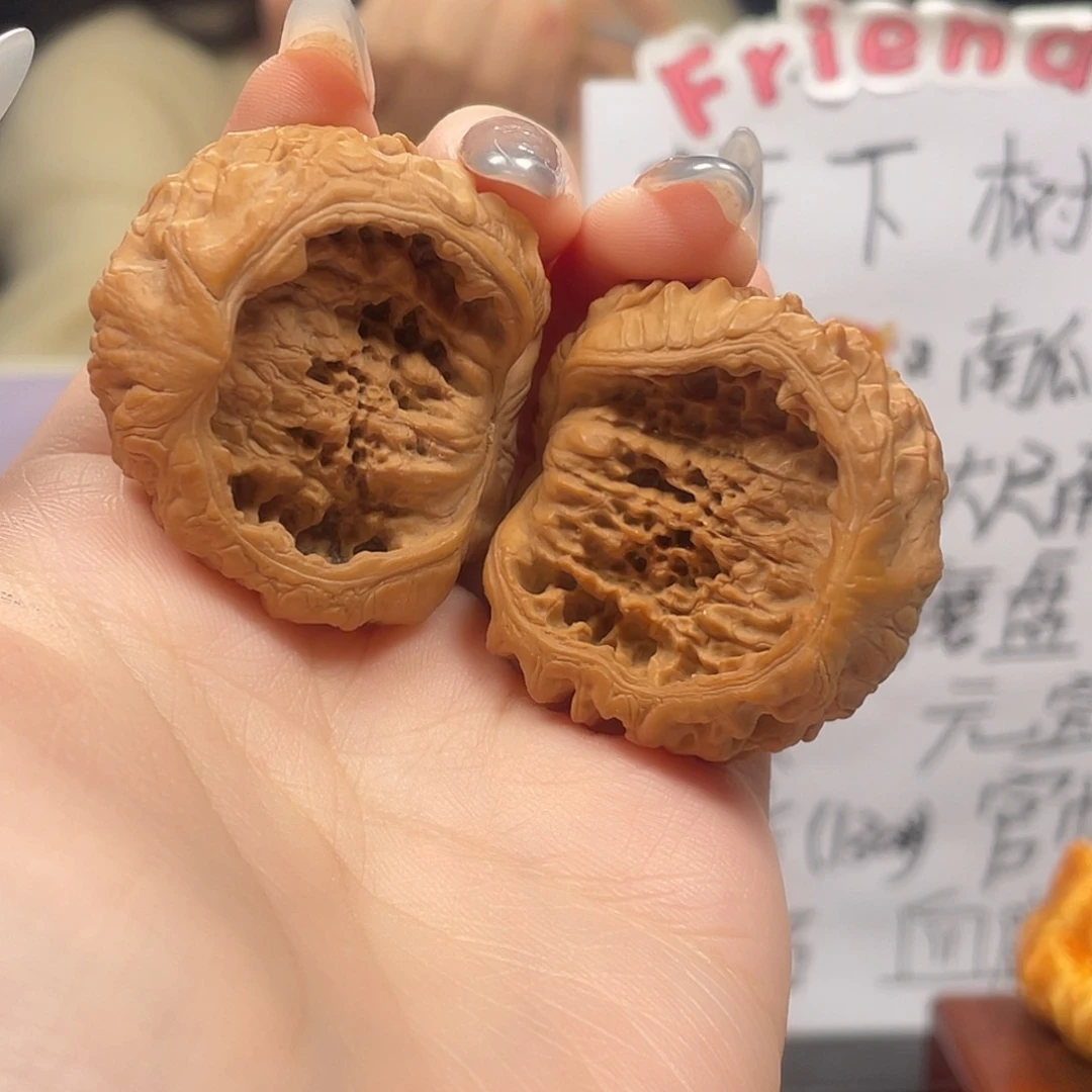 吊坠桃核蛇头聚宝盆