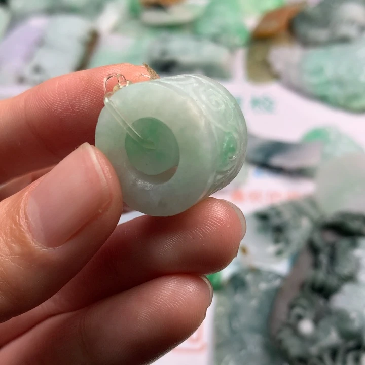 定制翡翠未镶嵌翡翠