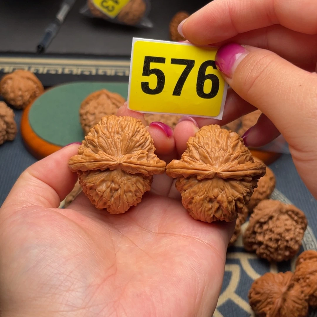 文玩核桃吊坠42软皮白狮子576号