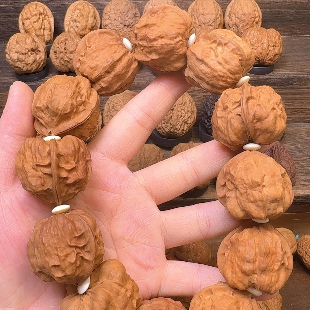 文玩核桃吊坠4虫皇手持33尺寸