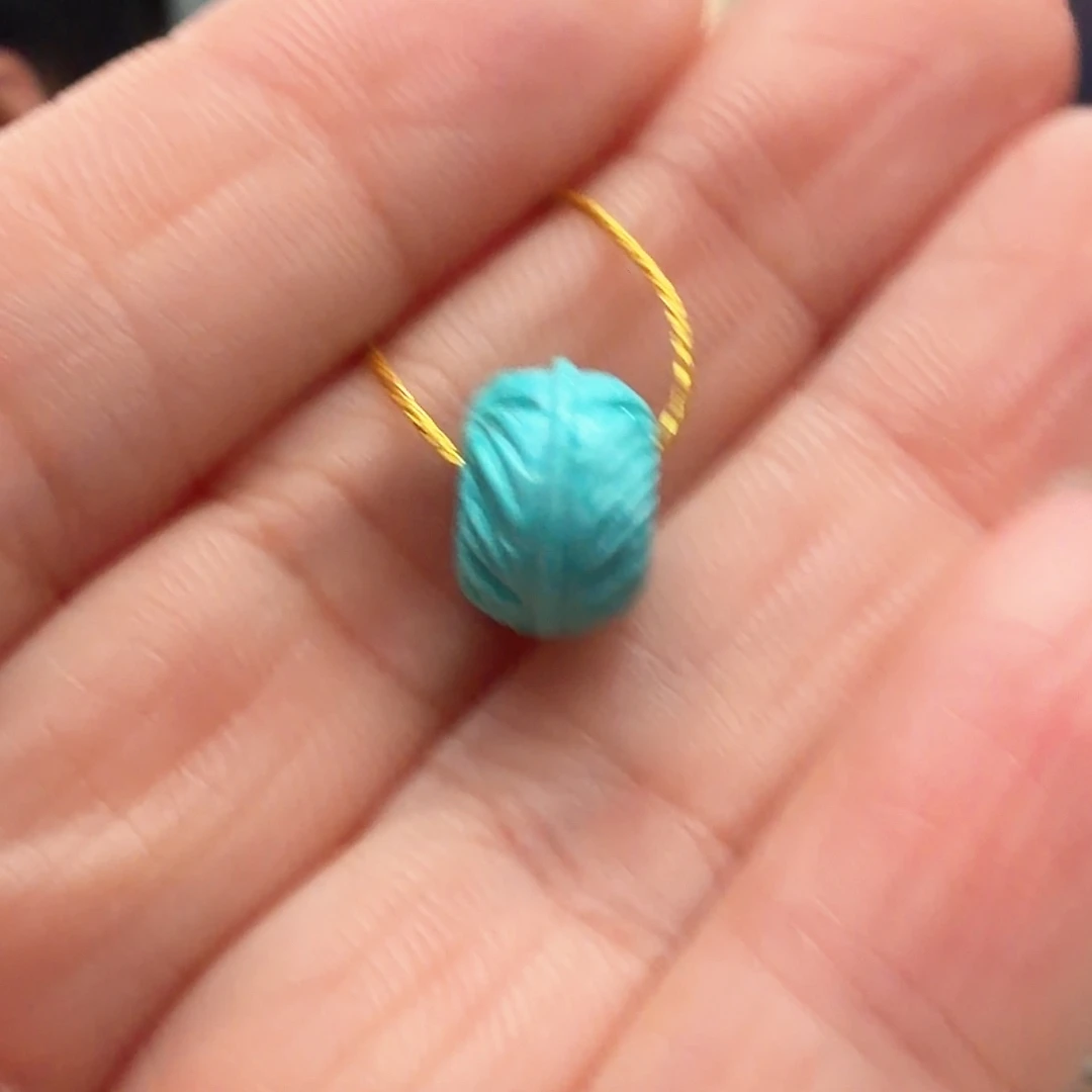 绿松石未镶嵌颈饰