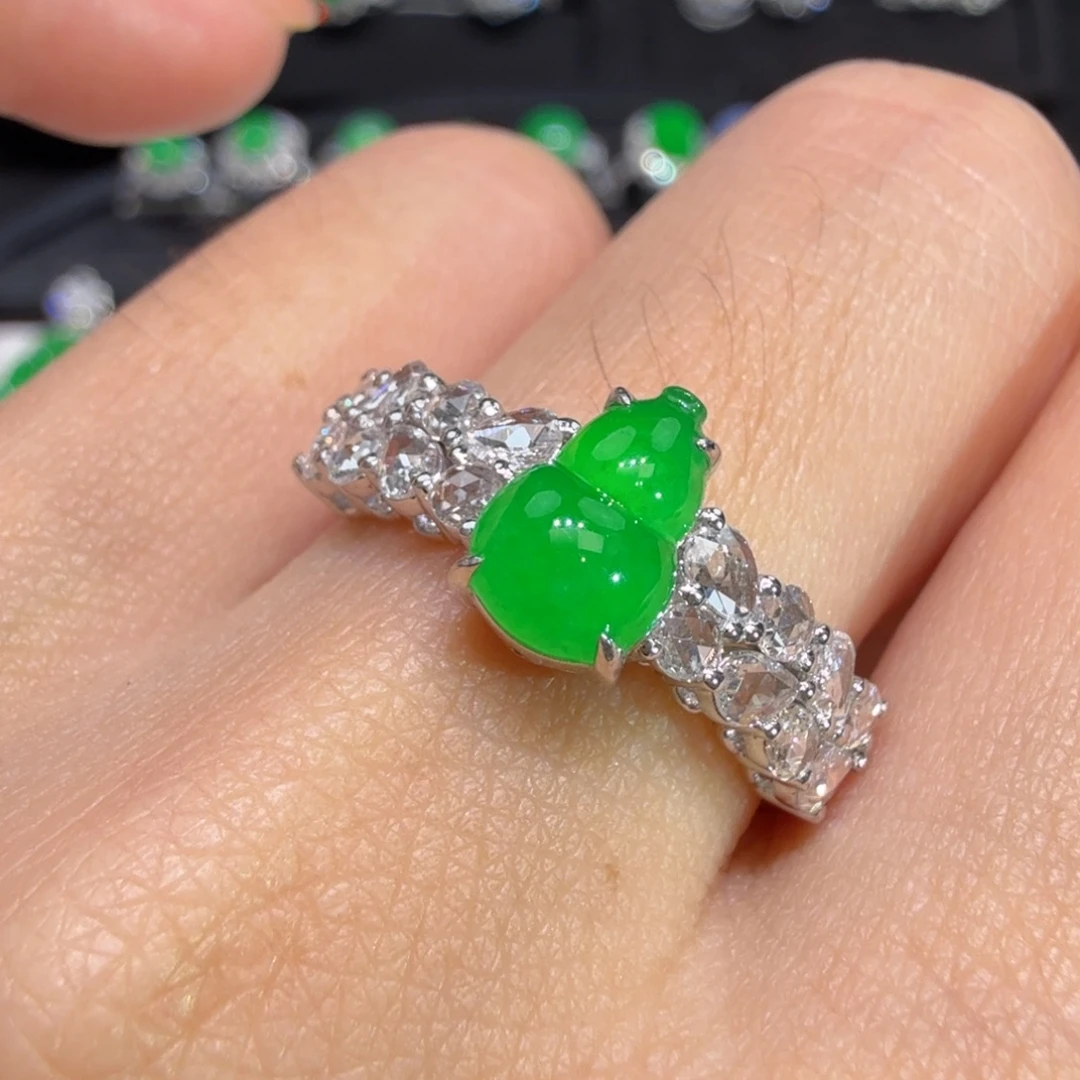 翡翠18K金镶嵌戒指收到货48小时鉴赏期