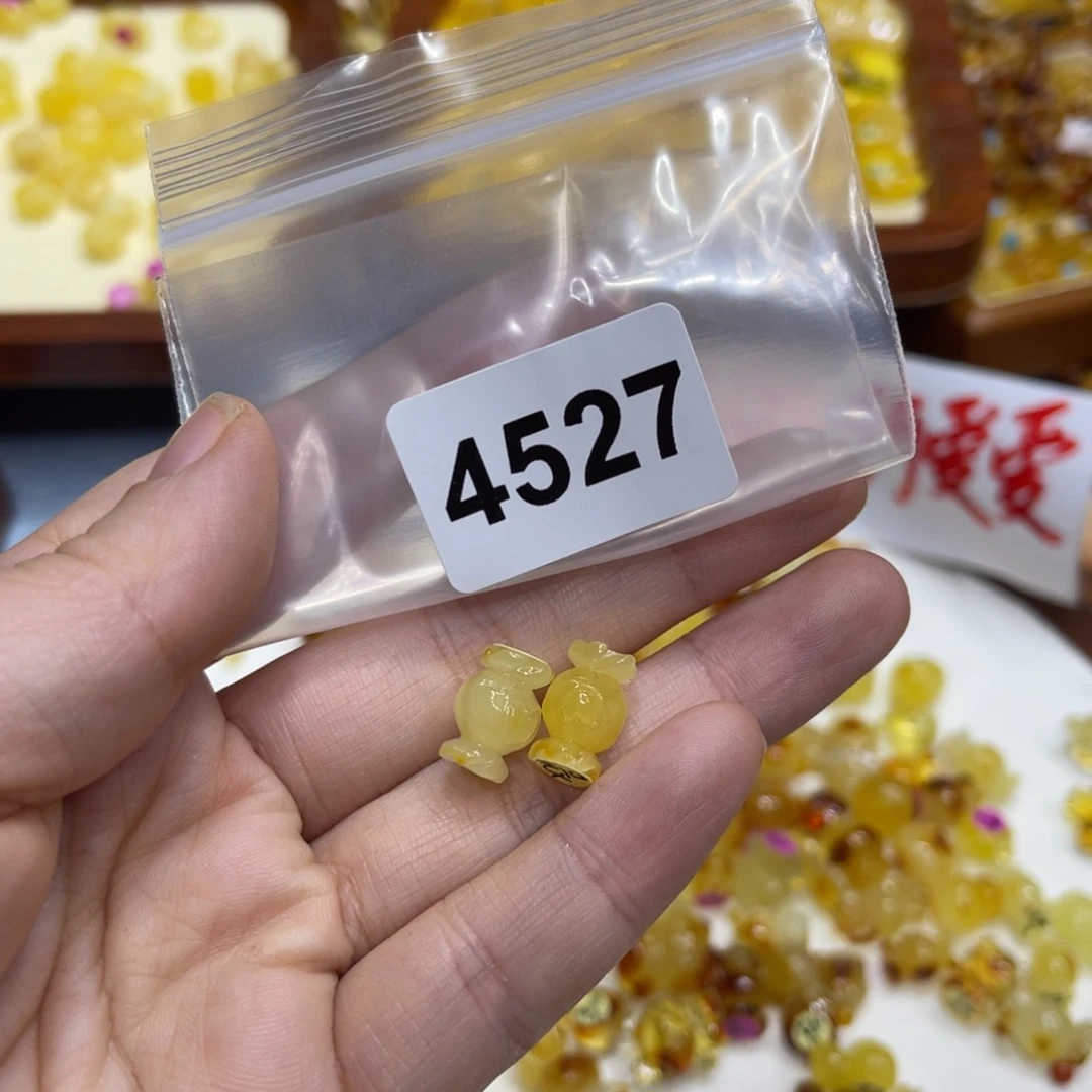 琥珀珠宝奇石未镶嵌