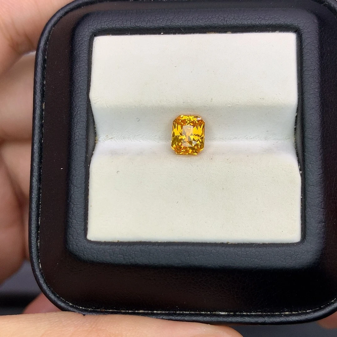 彩色蓝宝石裸石1.63克拉吉尔德大证金丝雀黄蓝宝