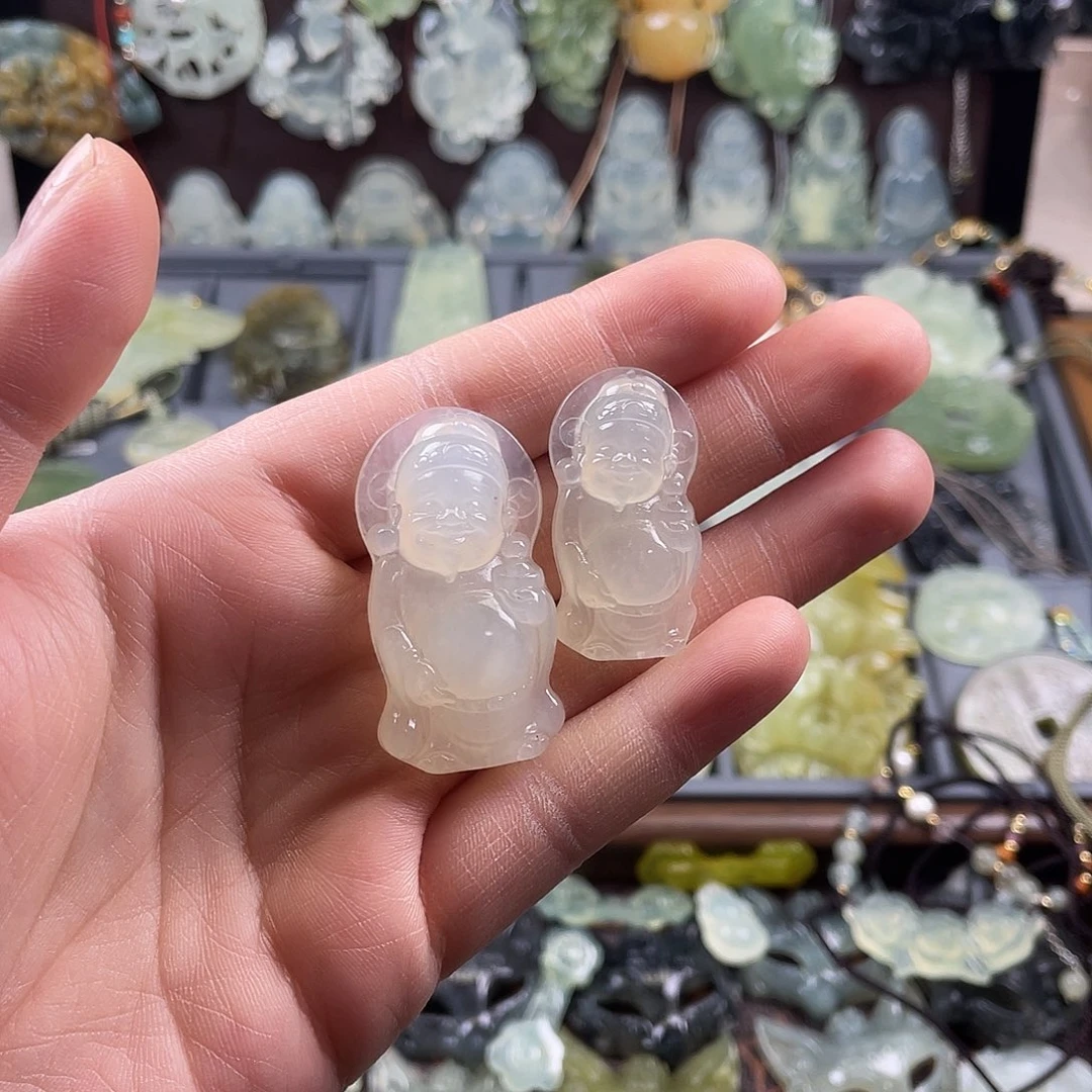 岫玉未镶嵌吊坠(赠链)