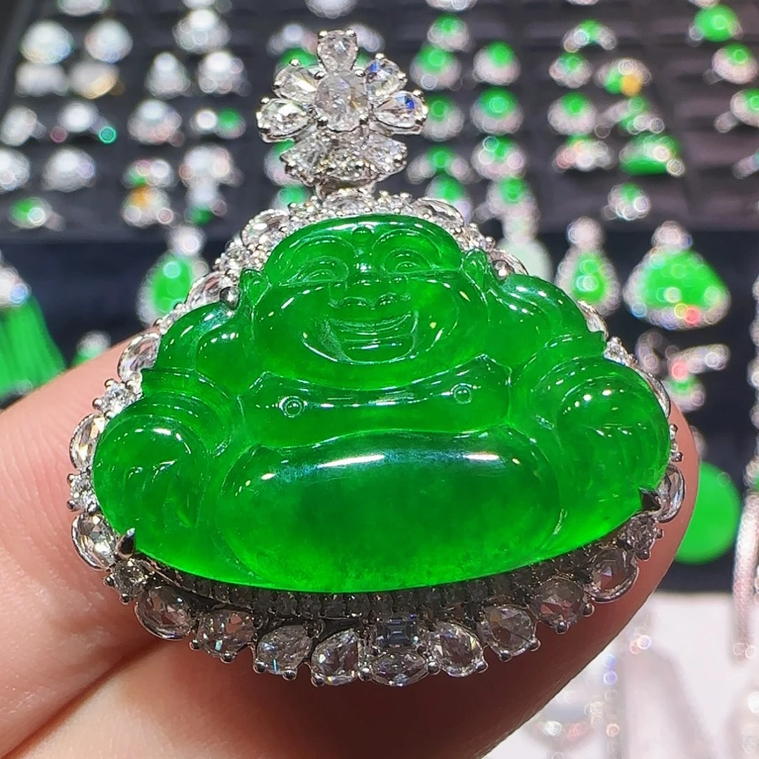 翡翠18K金镶嵌颈饰吊坠