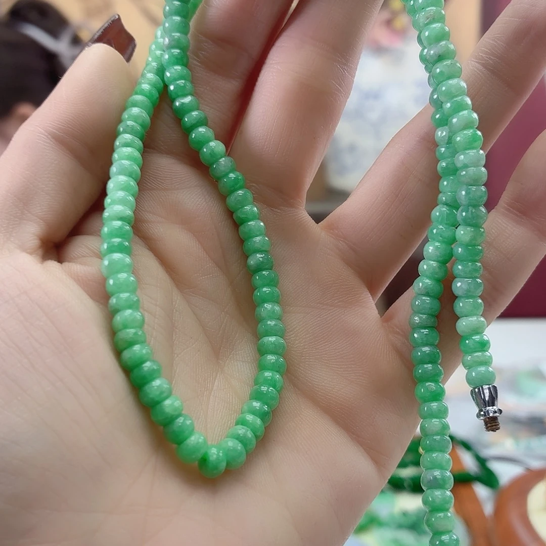 吉***意翡翠未镶嵌颈饰翡翠