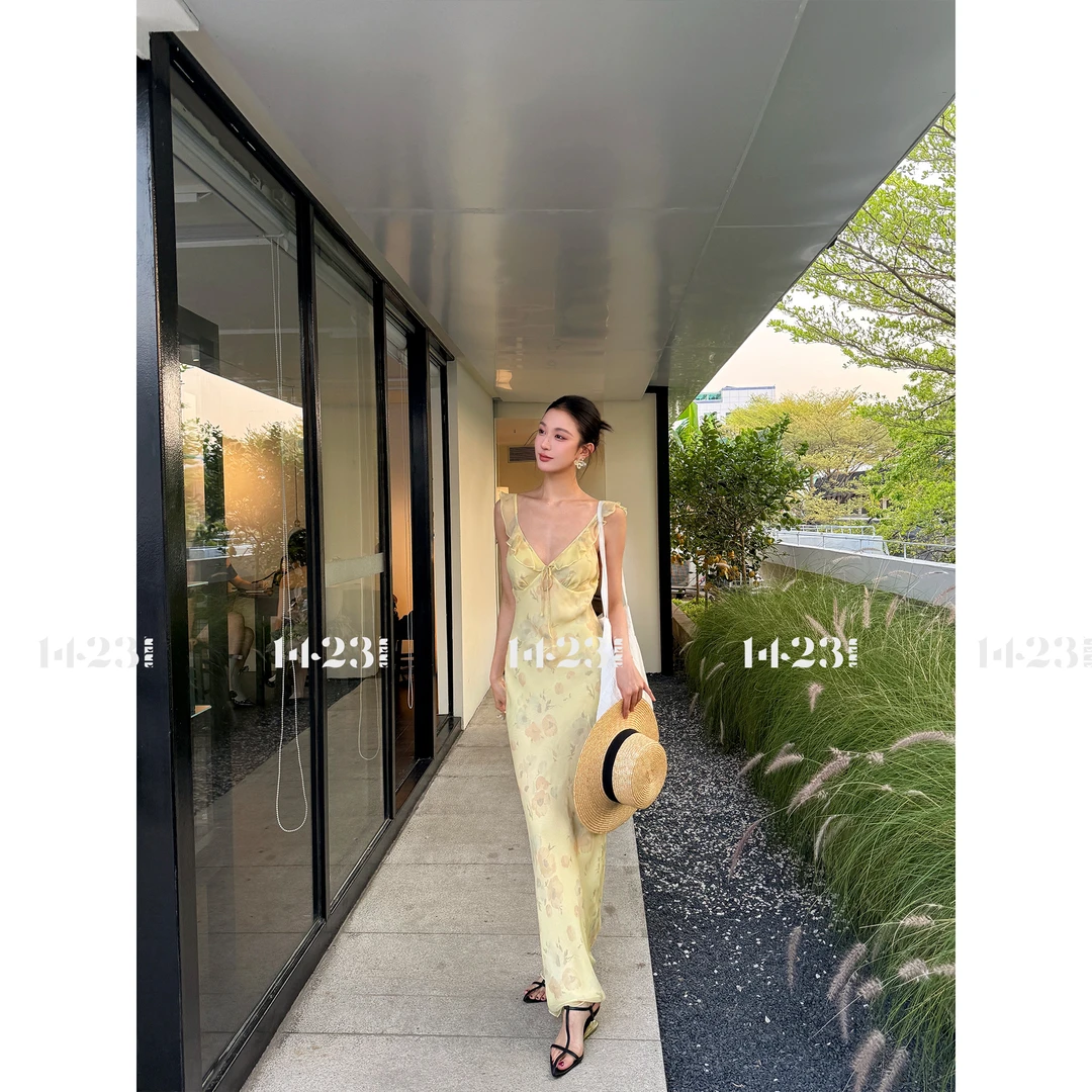 1423【仲夏花语】法式多巴胺气质碎花海边度假风桑蚕丝仙气连衣裙