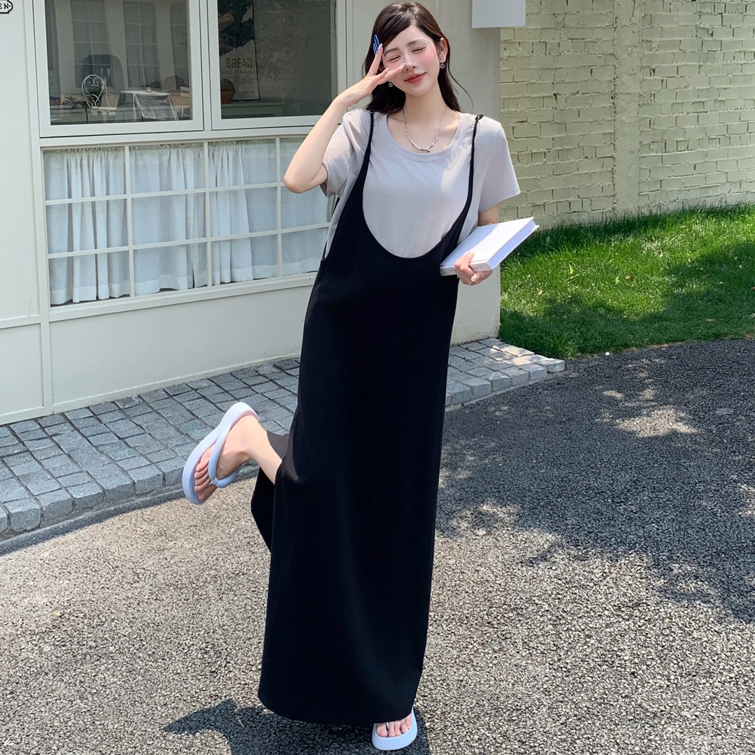 2025夏季新款宽松显瘦自在感简约圆领短袖上衣+细肩带大U领吊带裙