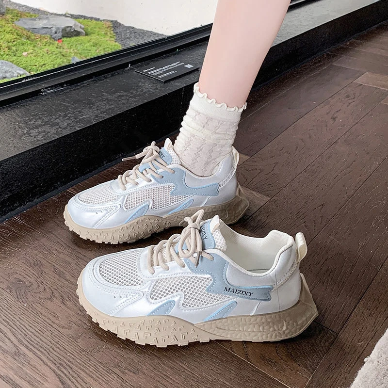 夏日新品透气网面组合简约大方轻便自在休闲系带运动阿甘鞋舒适好