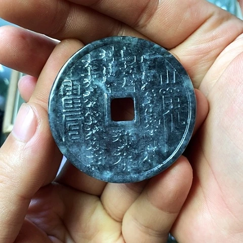 黎***云颈饰未镶嵌翡翠福豆豆珠宝翡翠颈饰