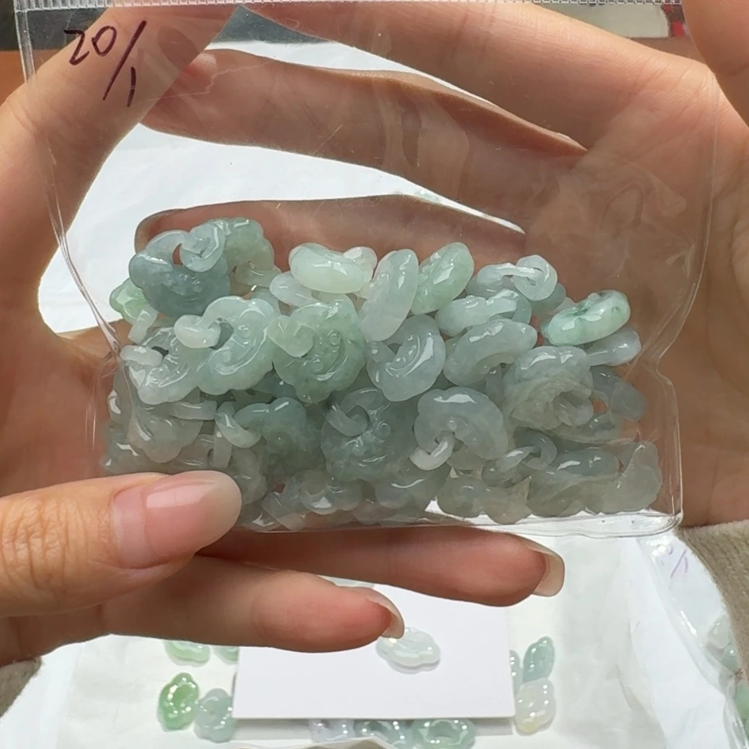 未镶嵌挂件翡翠福利1个，不包邮，拍一单邮费发货
