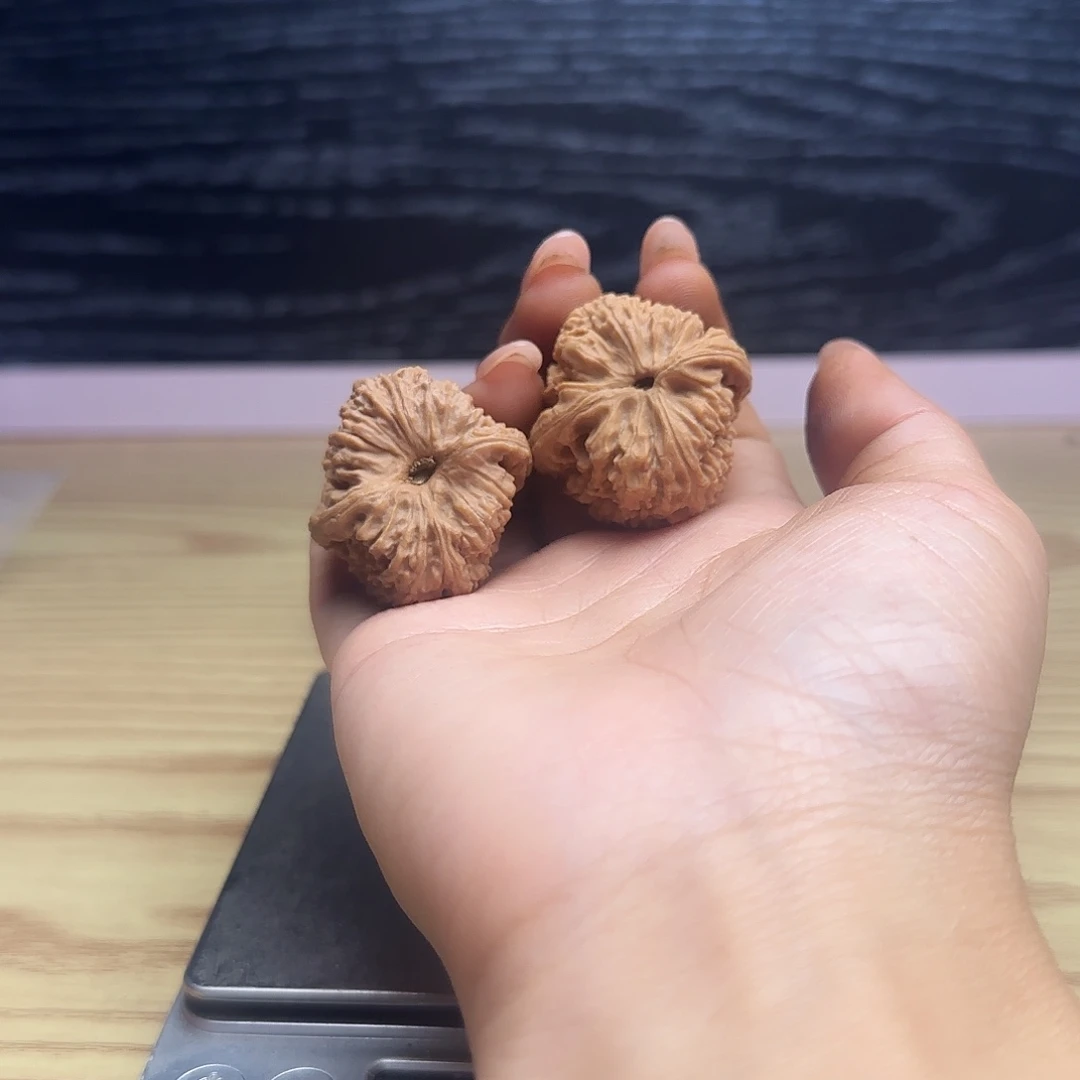 李***仁吊坠桃核核桃核桃