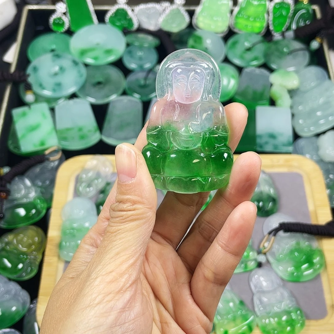 云***哥翡翠未镶嵌颈饰吊坠