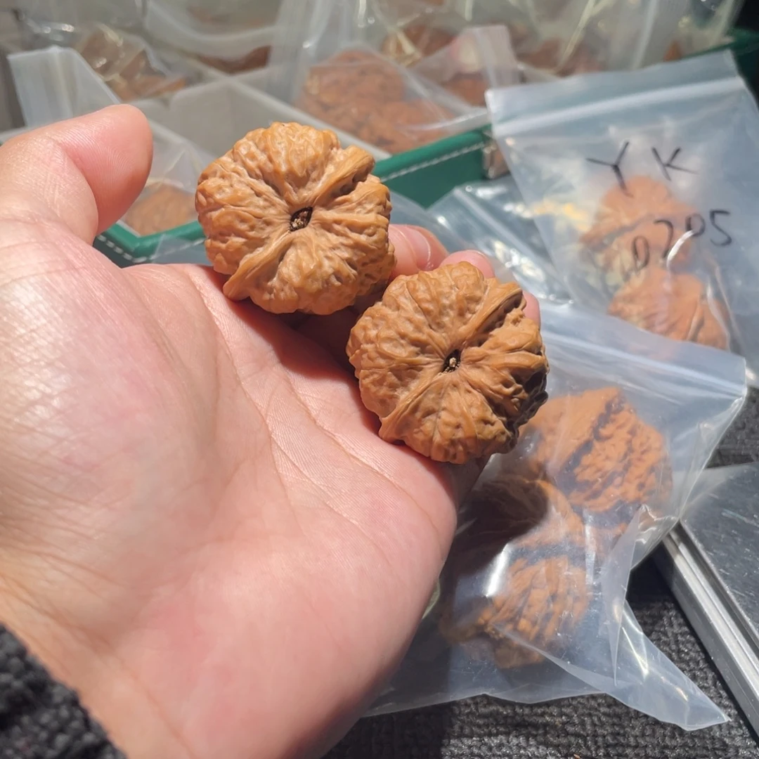 I***牛吊坠文玩核桃40全品蛤蟆头