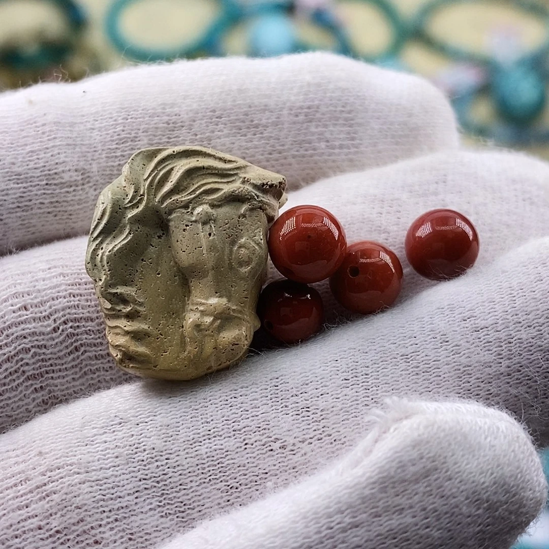 南红玛瑙未镶嵌珠宝奇石