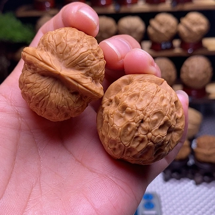 文玩核桃吊坠金龟子32