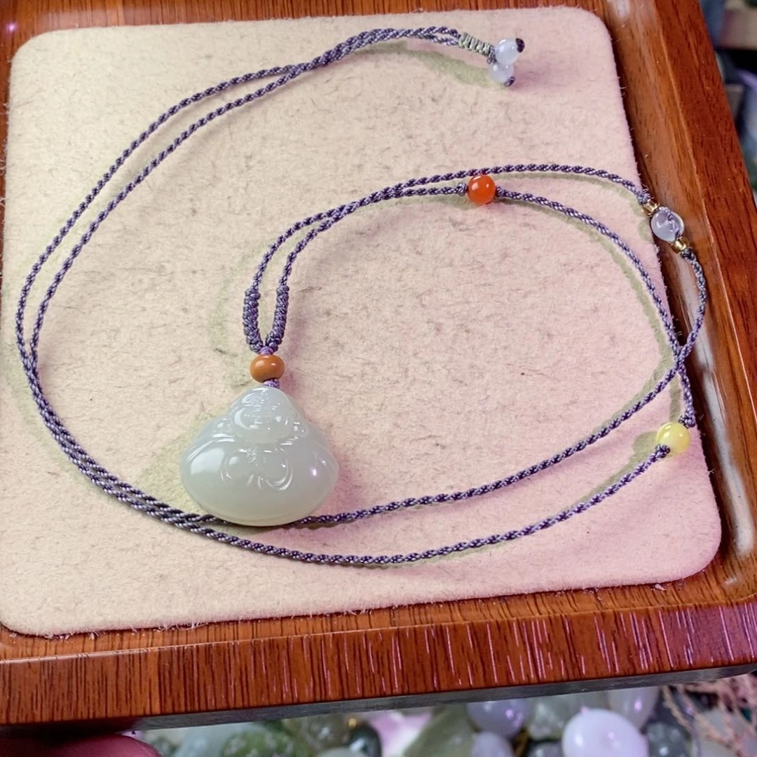 和田玉颈饰未镶嵌微**暖