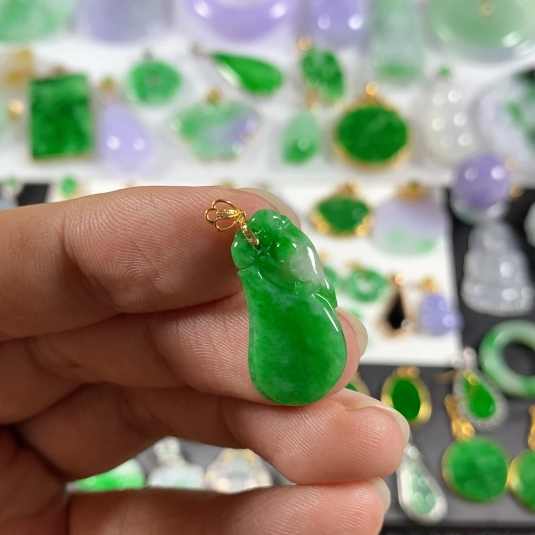 翡翠颈饰18K金镶嵌翡翠