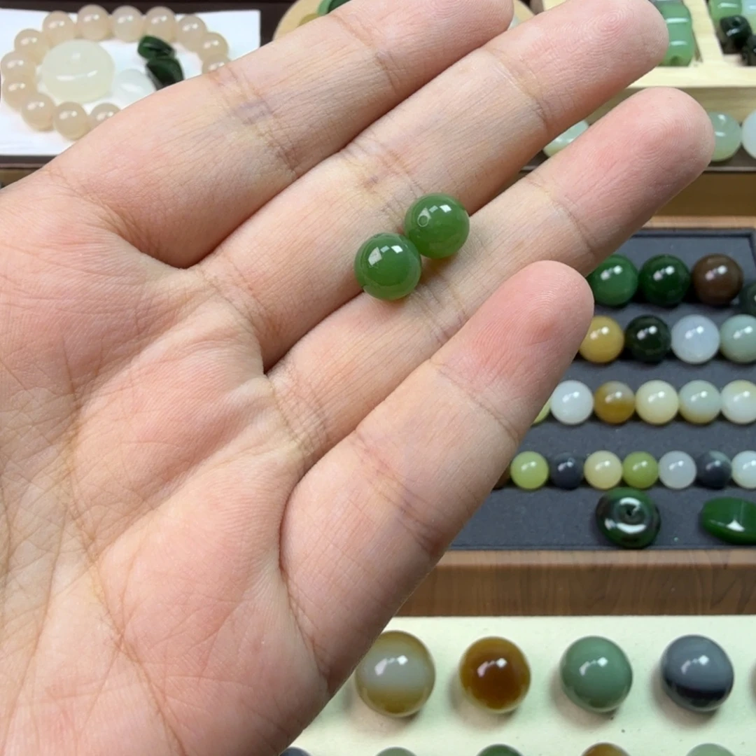 和田玉未镶嵌珠宝半成品卡八碧玉单珠一对