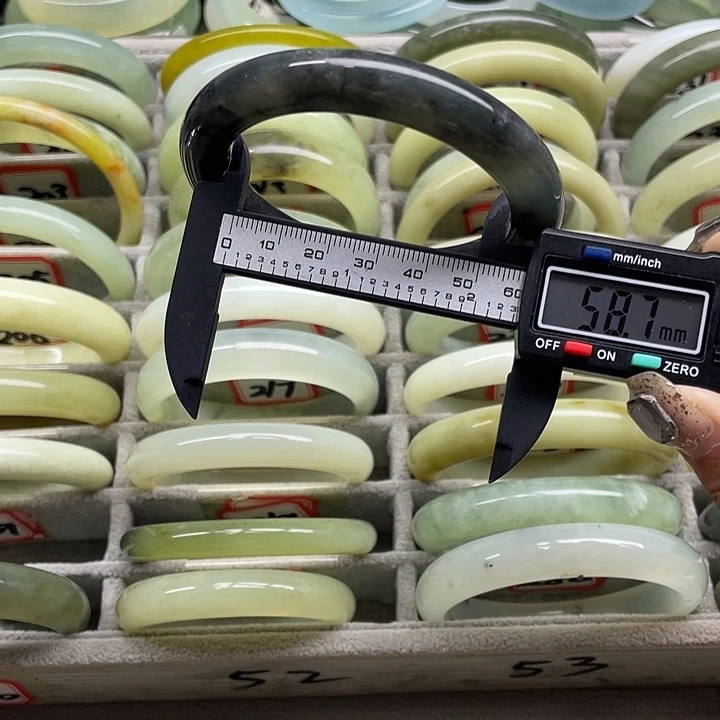 蛇纹石玉未镶嵌手镯209