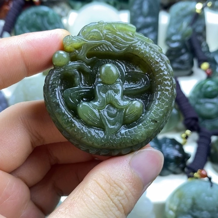 和田玉未镶嵌颈饰
