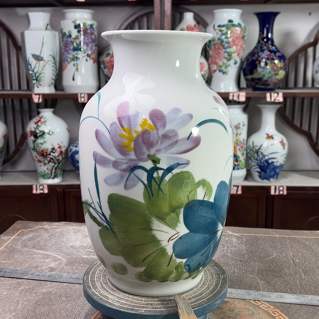 陶摆件景德镇陶瓷大冬紫荷