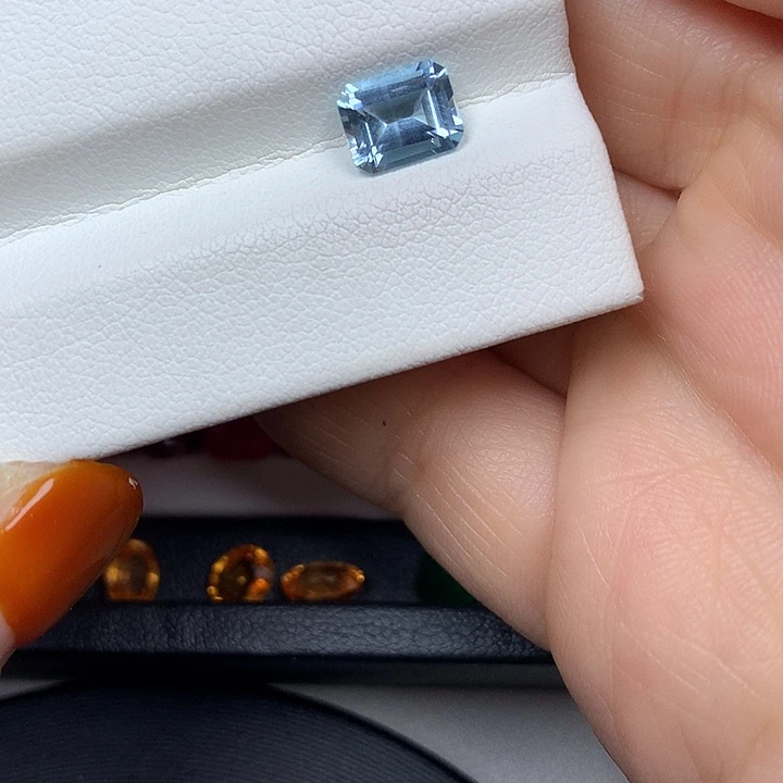 海蓝宝石裸石1,22ct海蓝宝