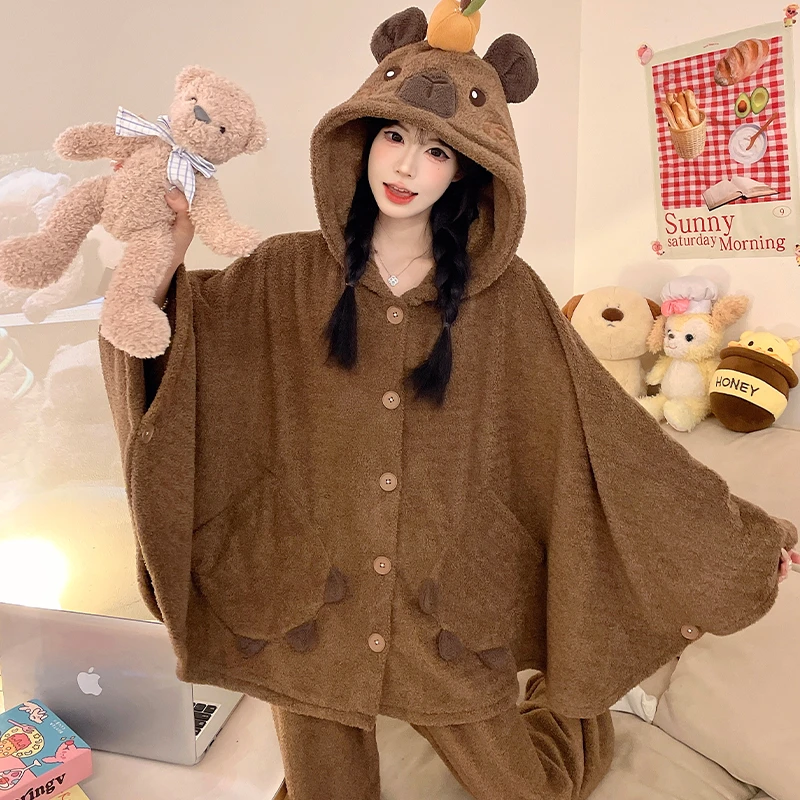 睡衣女生秋冬新款连帽加厚加绒斗篷宽松保暖可爱学生可外穿珊瑚绒
