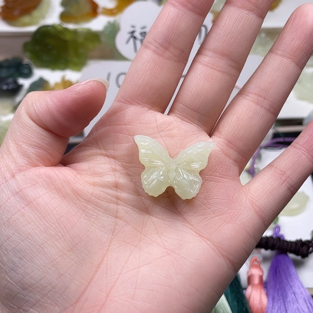 凉***音蛇纹石玉未镶嵌颈饰