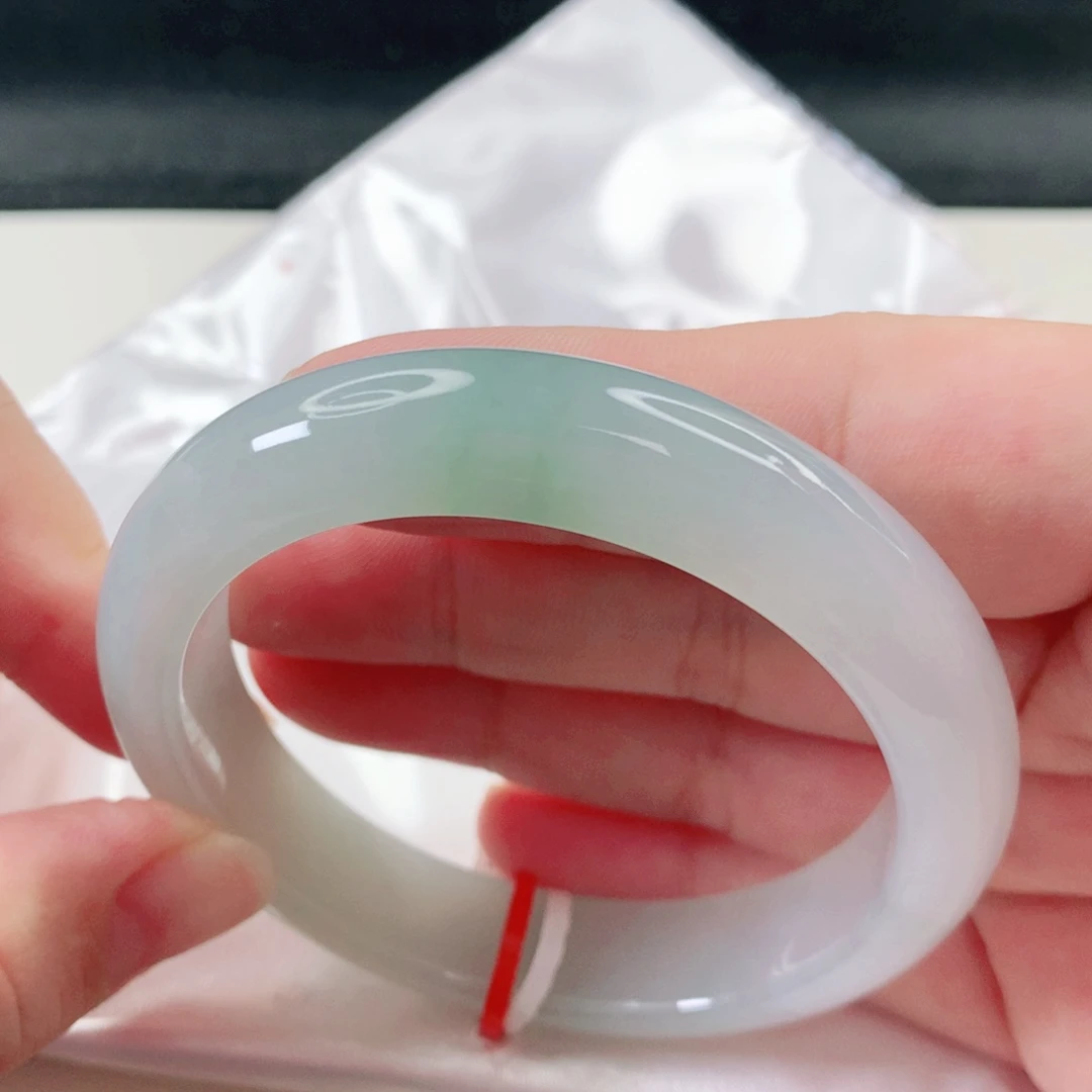 翡翠手镯未镶嵌圈口53.6