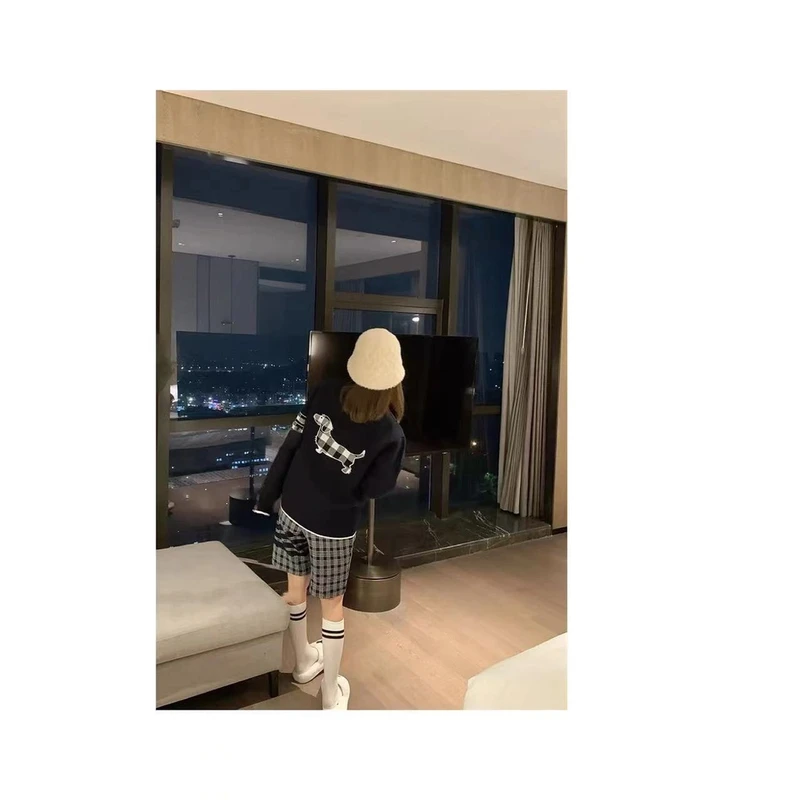 【棋盘小狗】卡通学院风减龄后背小狗纽扣针织开衫