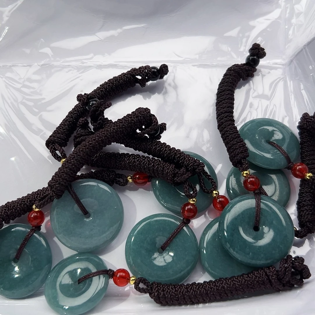 翡翠挂件未镶嵌多样性发一件