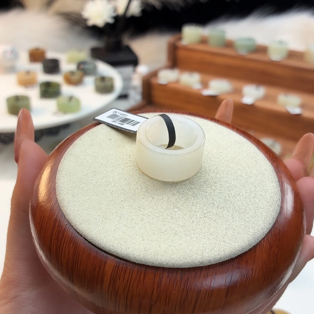 和田玉未镶嵌戒指白色圆切16.8j75