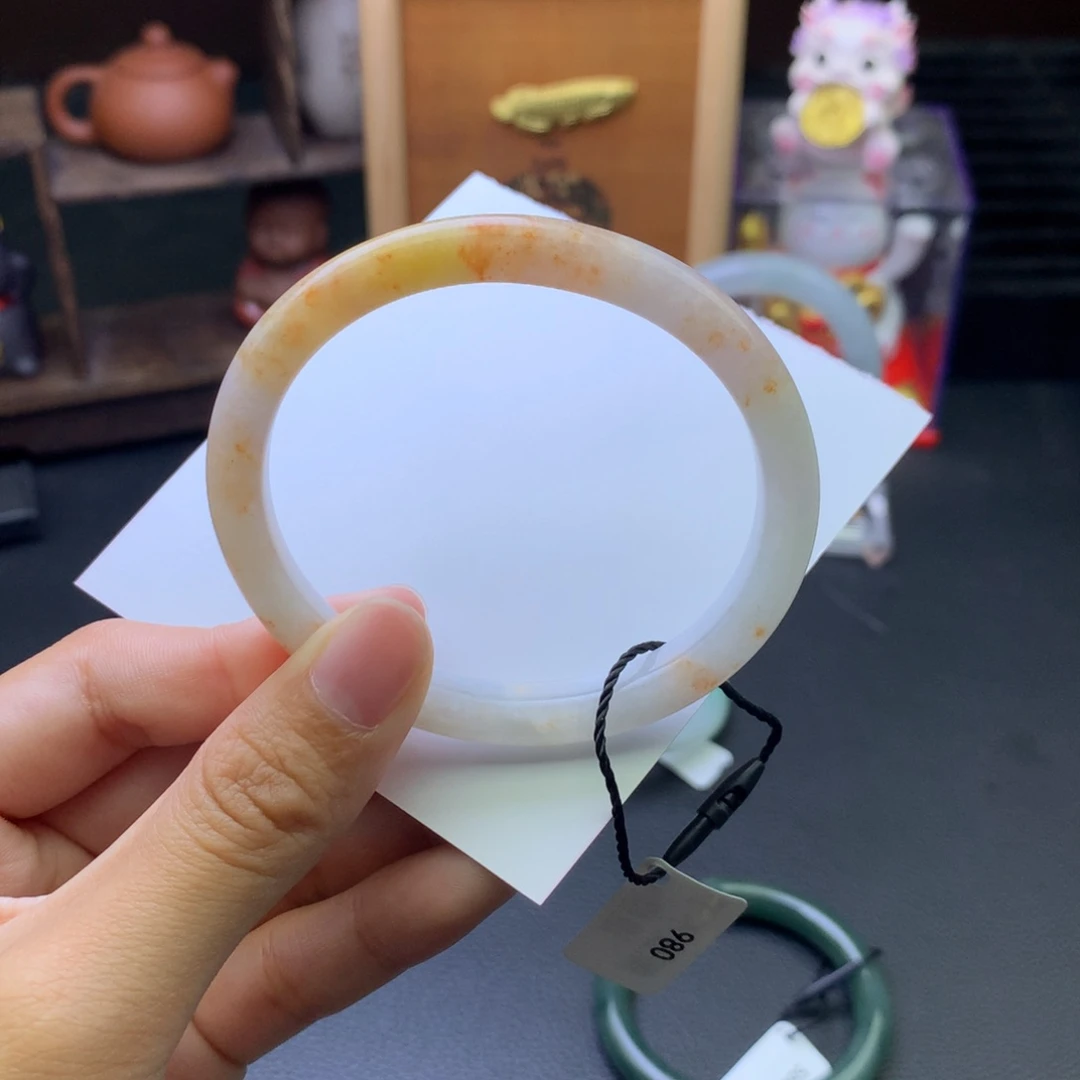 翡翠手镯未镶嵌贵妃